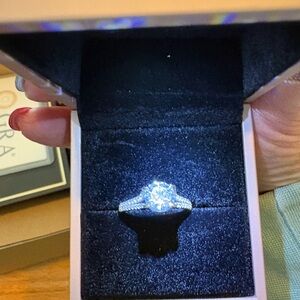 Elegant Silver 2ct Moissanite Ring